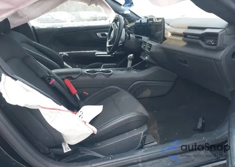 2024 Ford Mustang Ecoboost Fastback z USA, uszkodzony, nr VIN 1FA6P8TH2R5102802